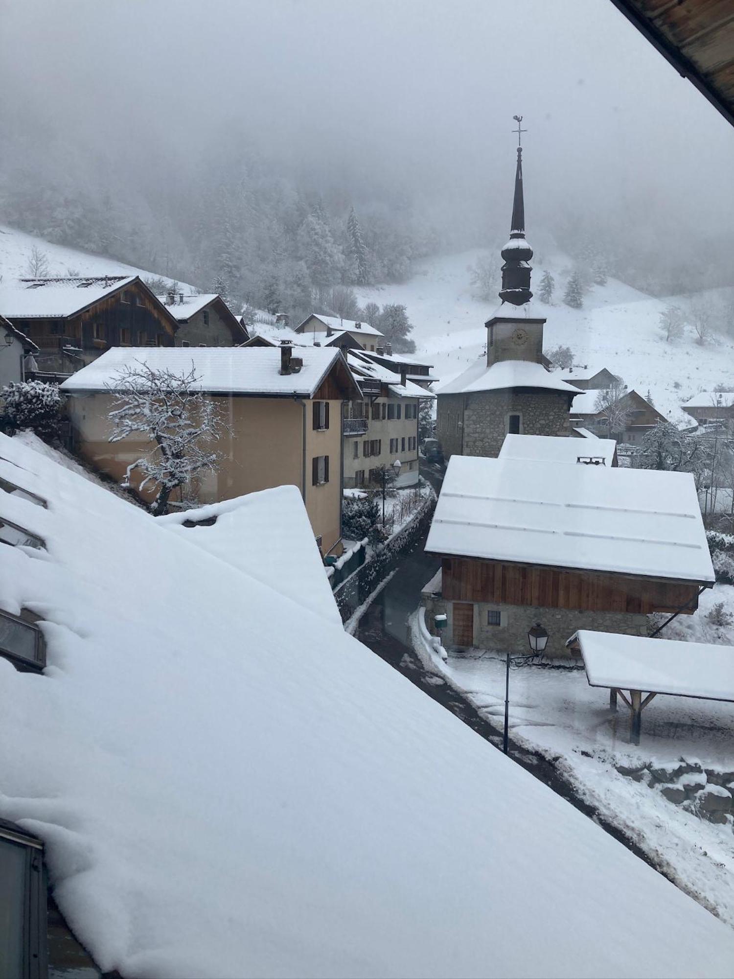 Auberge Le Bois Du Cornet La Forclaz Exterior foto