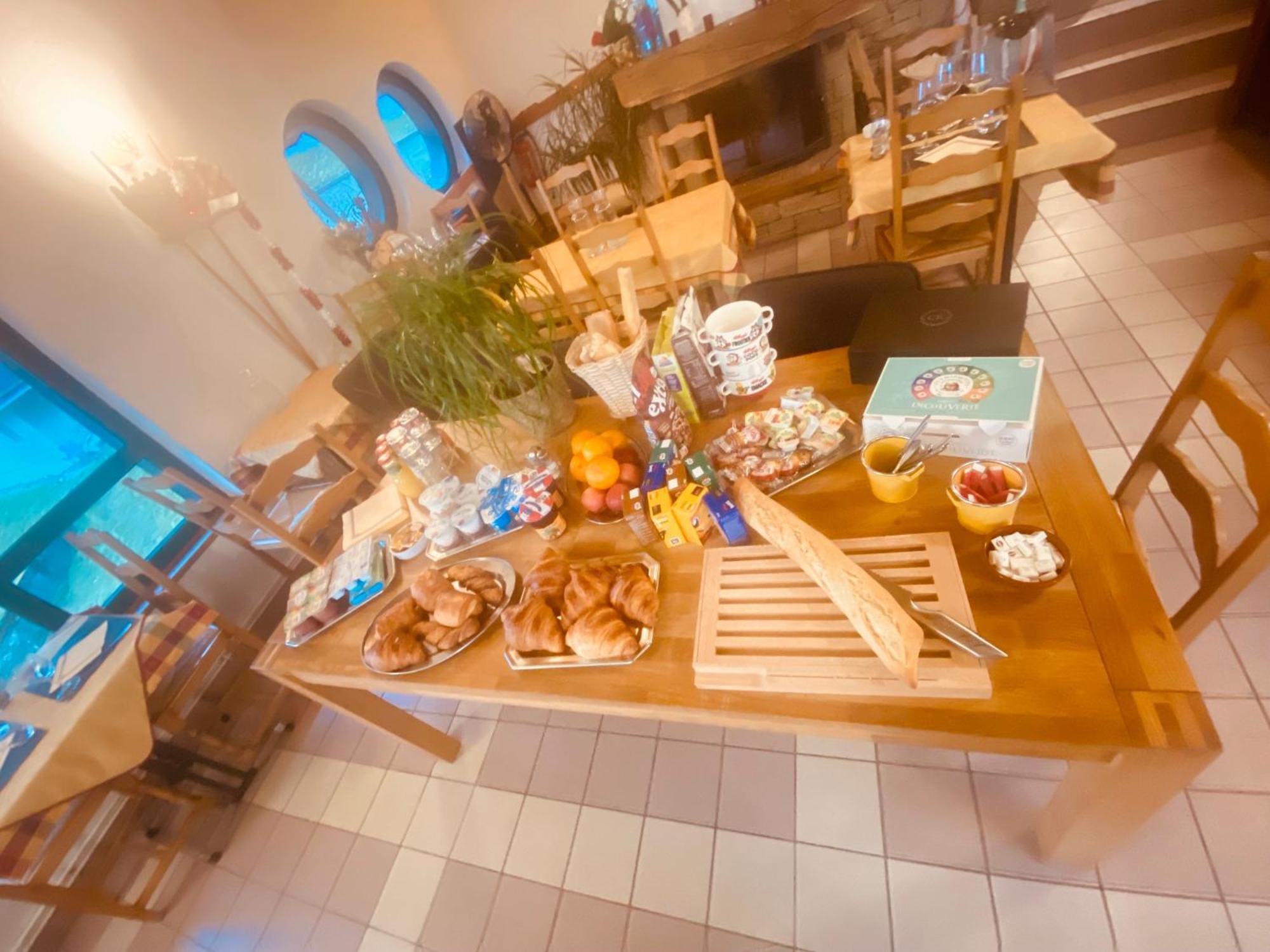 Auberge Le Bois Du Cornet La Forclaz Exterior foto